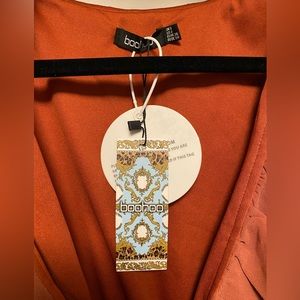 Boohoo Women’s Ruffle Terracotta V-Neck Long Sleeve Mini Dress Size US 4